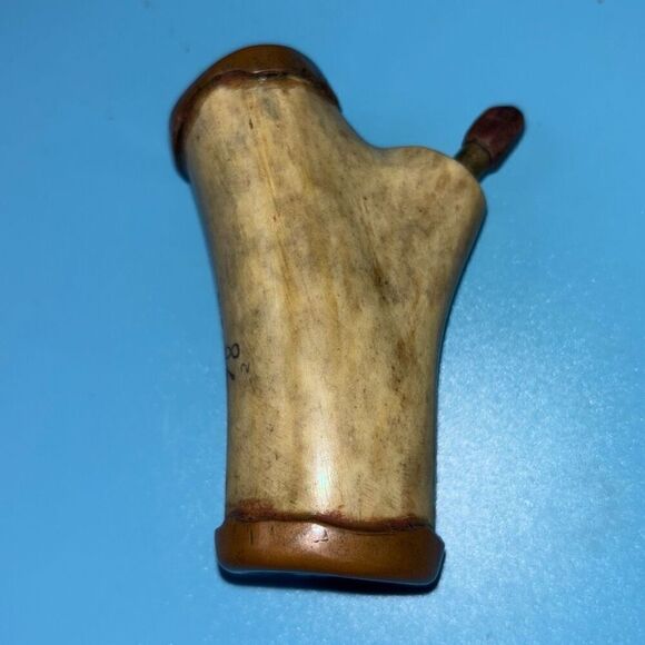 Vtg 1978 DH Derosia scrimshaw bone & copper powder flask/snuff - Picture 3 of 7
